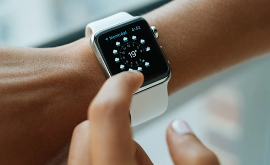 一小时才充2%！苹果封杀第三方Apple Watch充电器